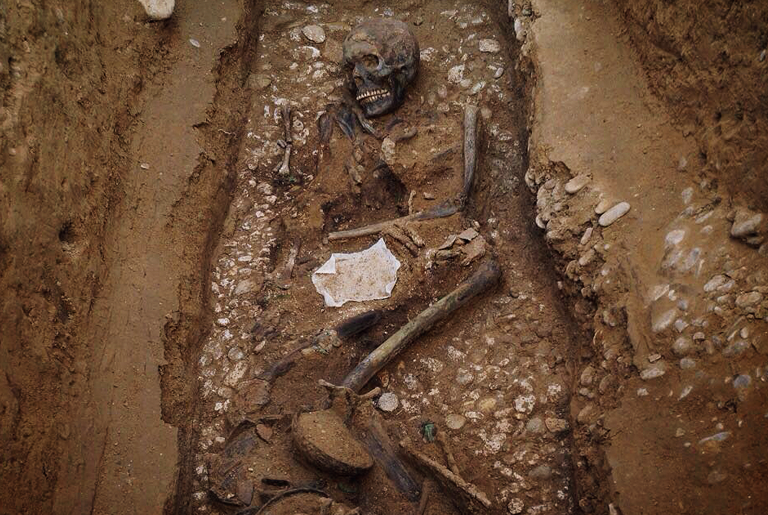 discovery of a Picenian necropolis - photo by flavio oliva National Geographic Magazine