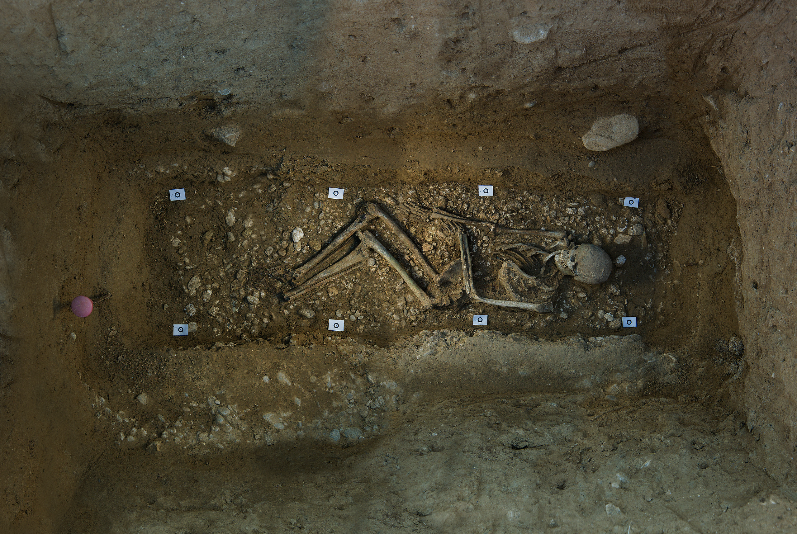 discovery of a Picenian necropolis - photo by flavio oliva National Geographic Magazine